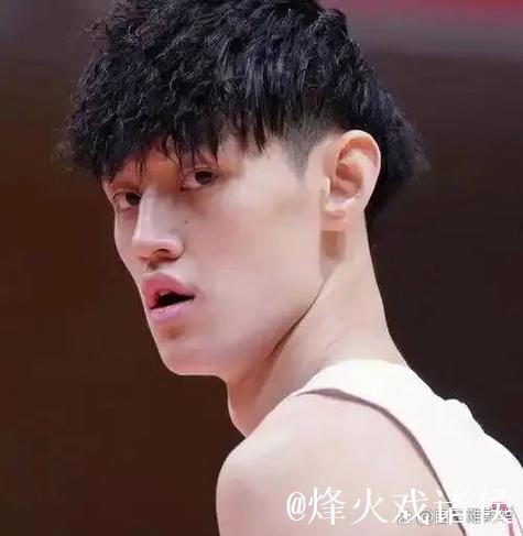 博主谈曾凡博:此时此刻的停滞是在浪费自己的宝贵时间 博主谈曾凡博:此时此刻的停滞是在浪费自己的宝贵时间